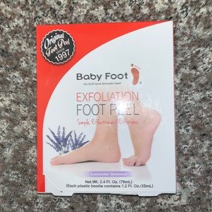 Baby foot exploitation foot peel